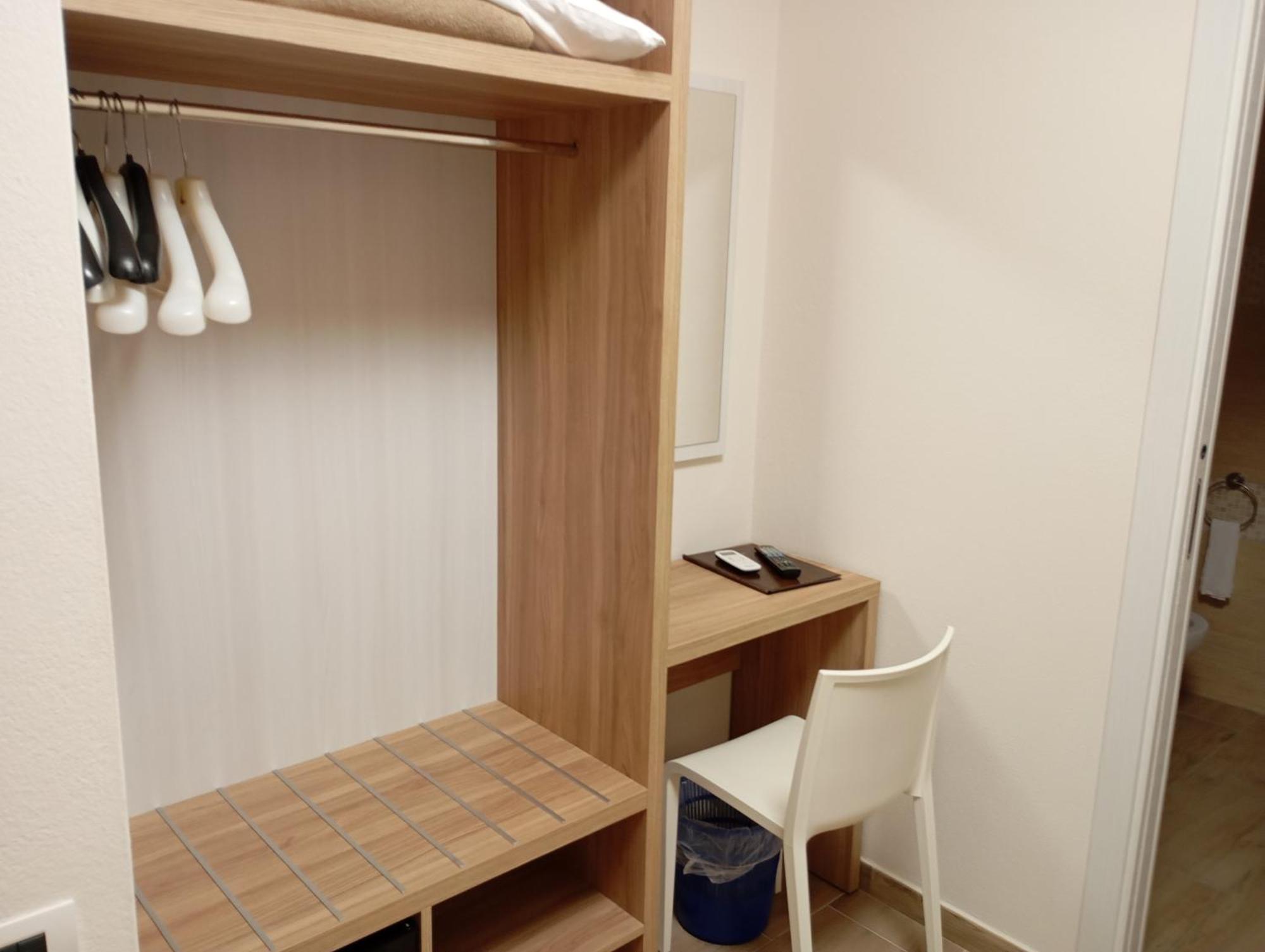 Hotel Meridiana Arbus Buitenkant foto