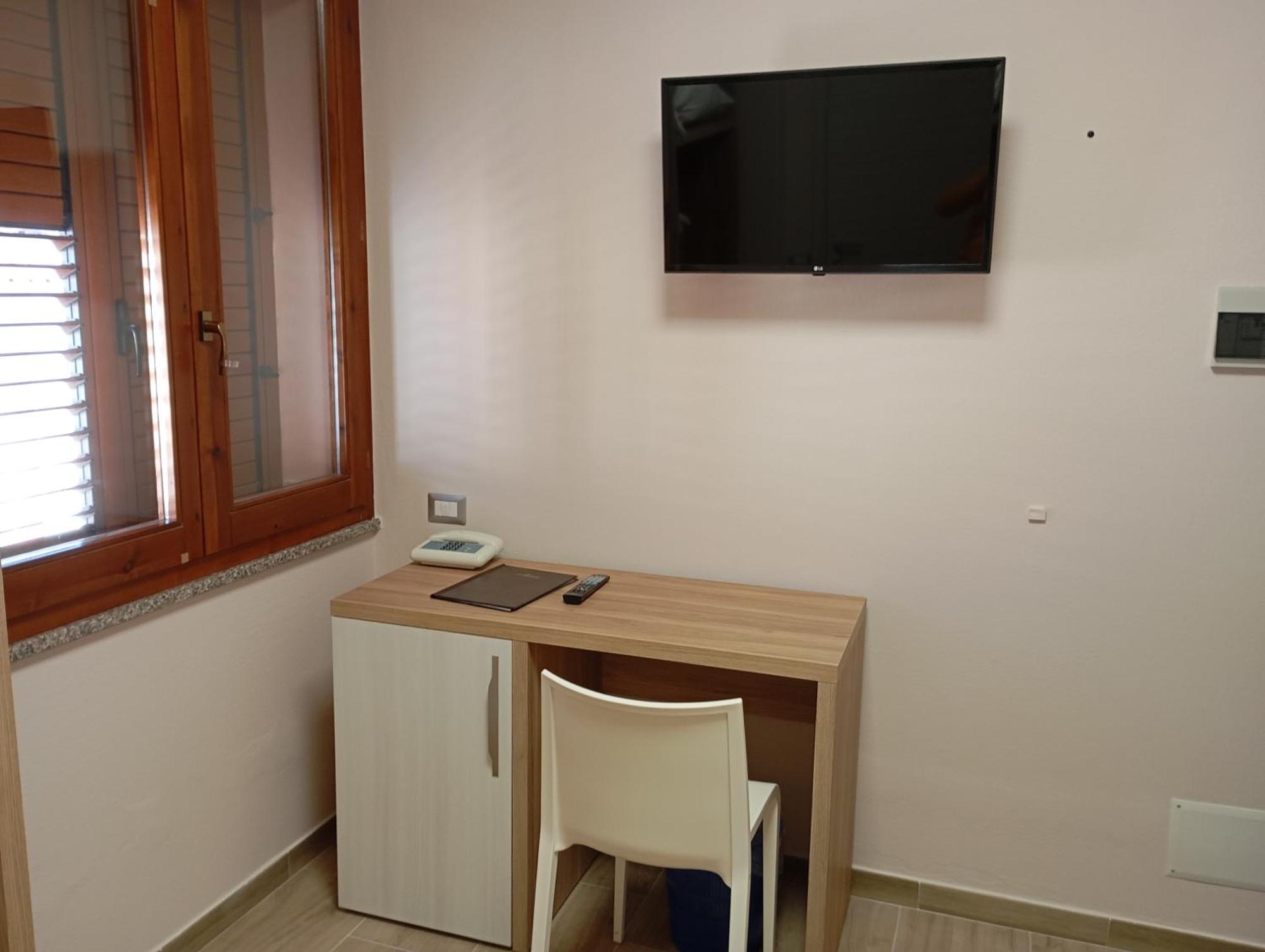 Hotel Meridiana Arbus Buitenkant foto