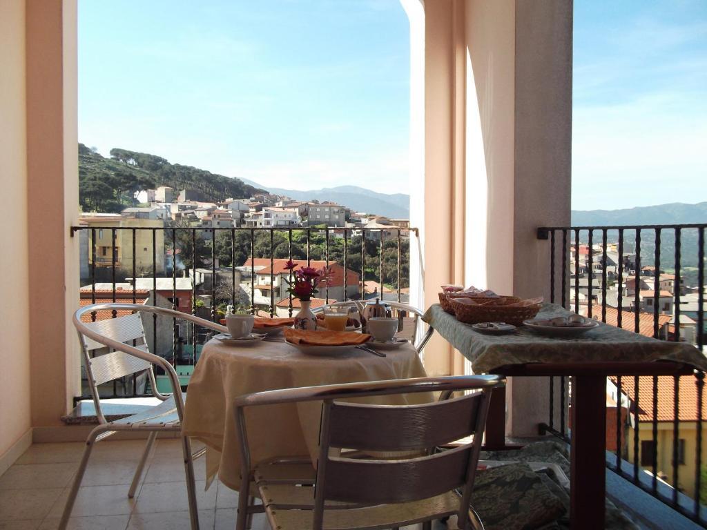 Hotel Meridiana Arbus Kamer foto