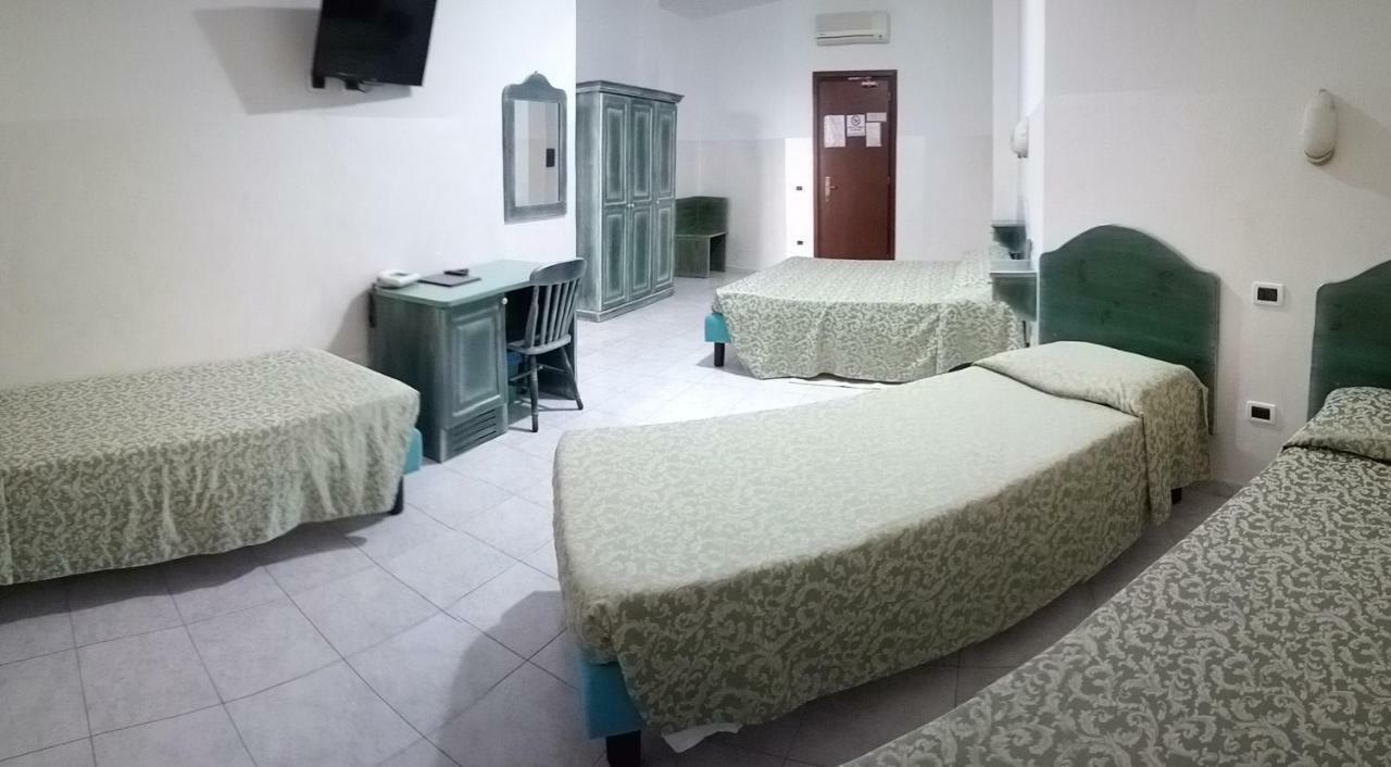 Hotel Meridiana Arbus Buitenkant foto