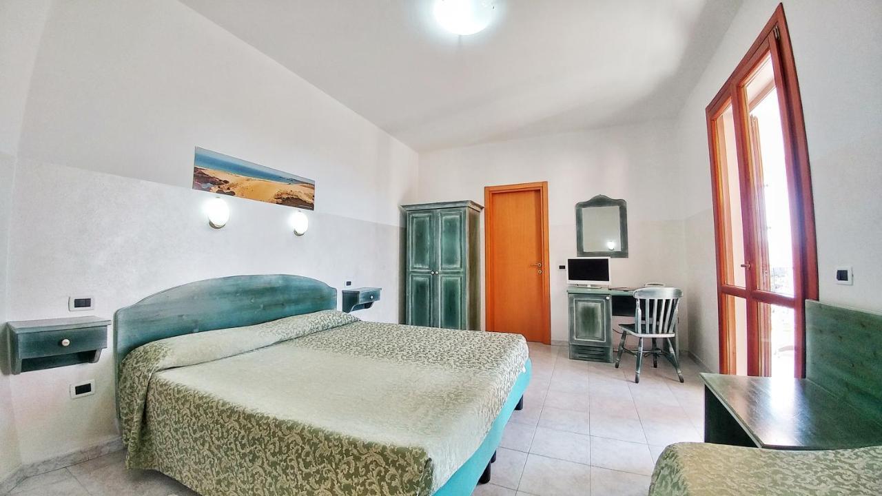 Hotel Meridiana Arbus Buitenkant foto