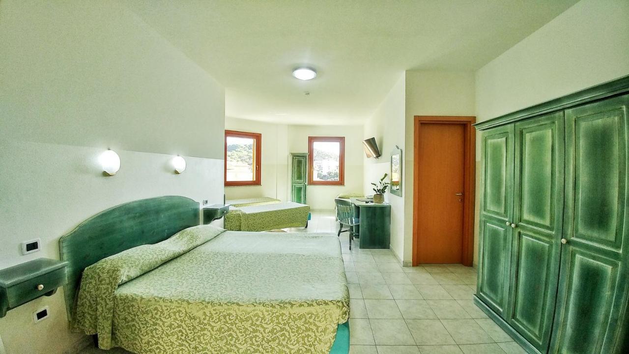 Hotel Meridiana Arbus Buitenkant foto