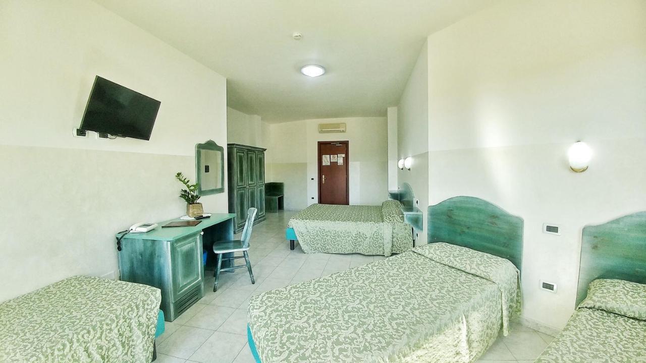 Hotel Meridiana Arbus Buitenkant foto