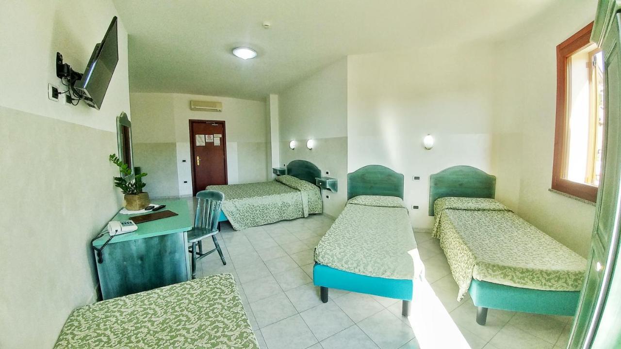 Hotel Meridiana Arbus Buitenkant foto