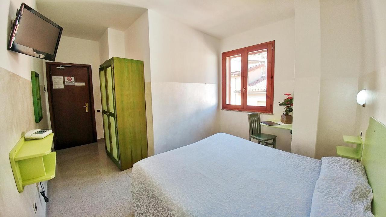 Hotel Meridiana Arbus Buitenkant foto
