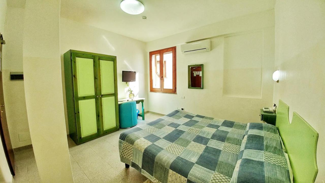 Hotel Meridiana Arbus Buitenkant foto