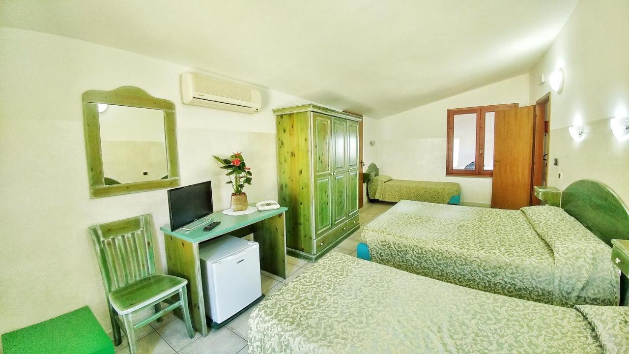Hotel Meridiana Arbus Buitenkant foto