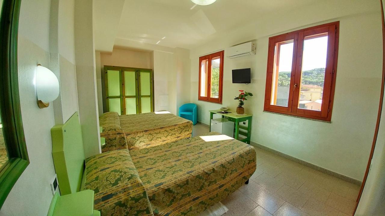 Hotel Meridiana Arbus Buitenkant foto