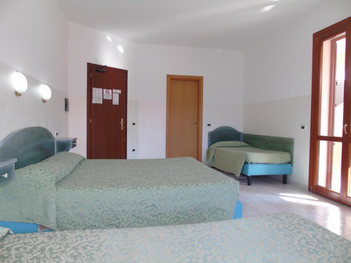 Hotel Meridiana Arbus Buitenkant foto